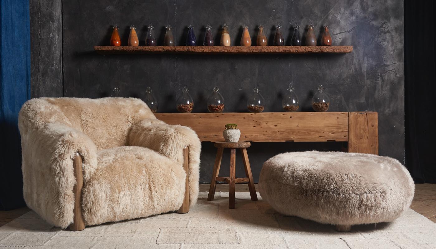 Bergere armchair in Baabaa Sand sheepskin