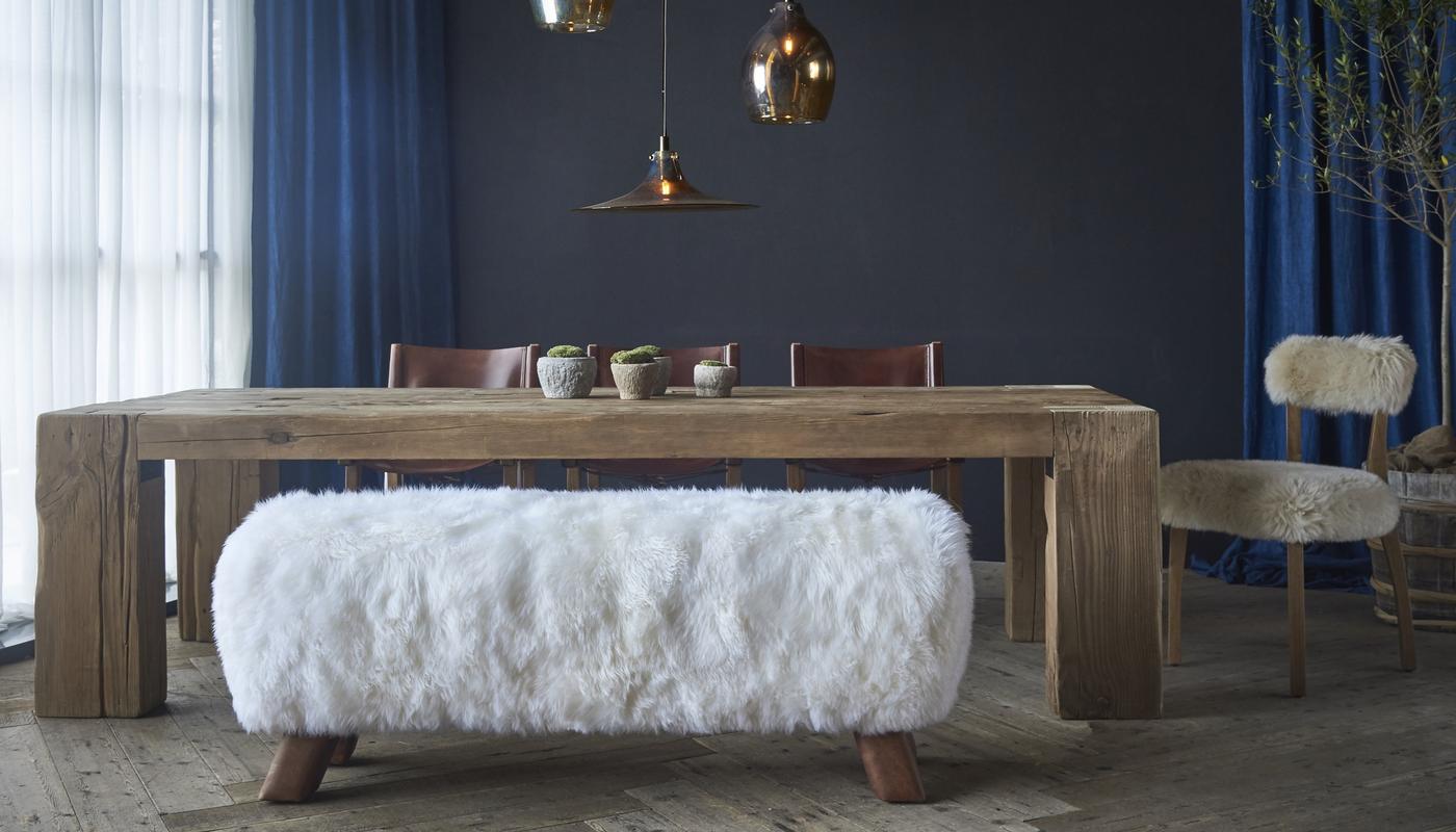 Gym Horse bench in Yeti white sheepskin