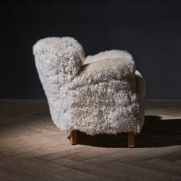 Alrae chair product side view
