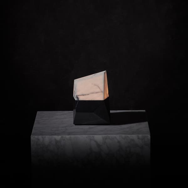 meta table lamp detail 2