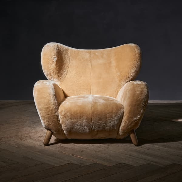 Manx chair front view