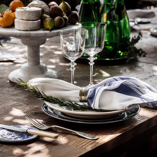 causeway dining table detail 3
