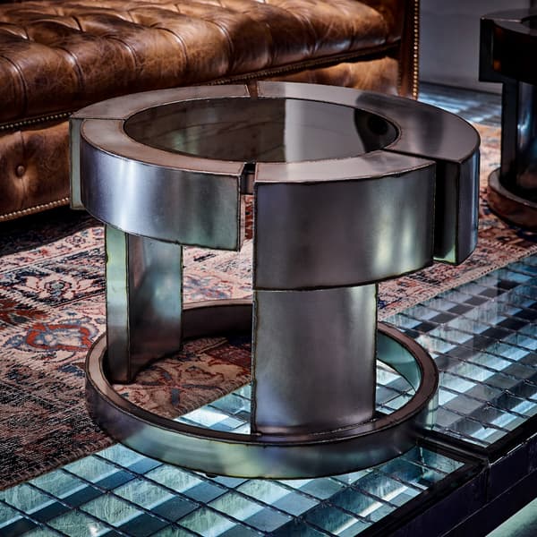 rev side table detail 2