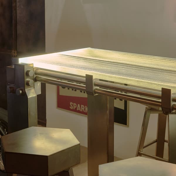 flatbed bar table detail 2