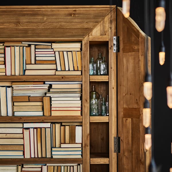 ridge bookcase detail 2