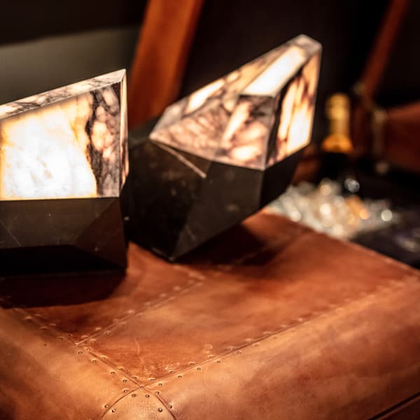 meta table lamp detail 1