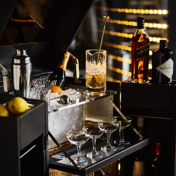 qubus bar cabinet black detail 2
