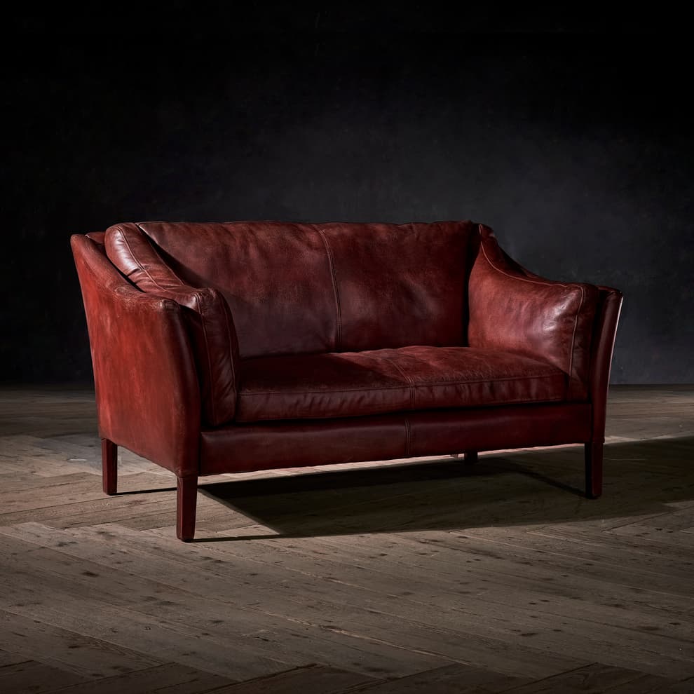 Reggio Sofa in Vagabond Red