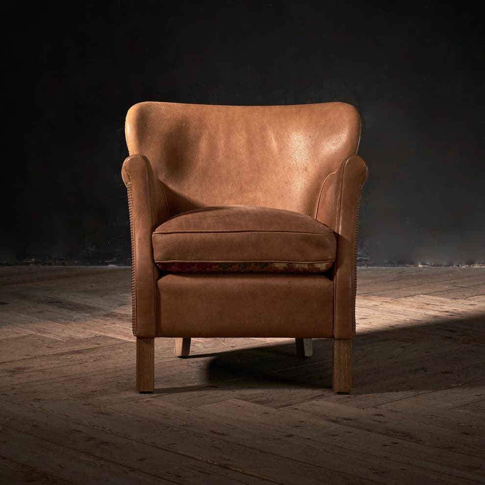 stud professor chair detail 2