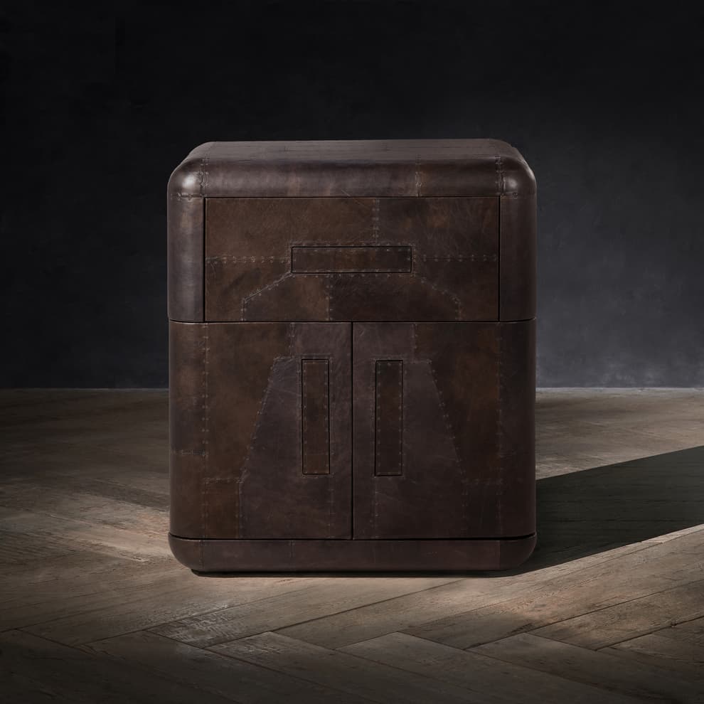 T HUD TB 0001 hudson bar cabinet detail 2